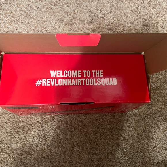 Revlon One-Step Blowout Curls - Picture 9 of 16